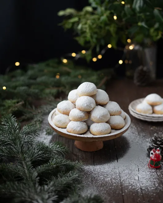 Classic nut-free Kourabiedes