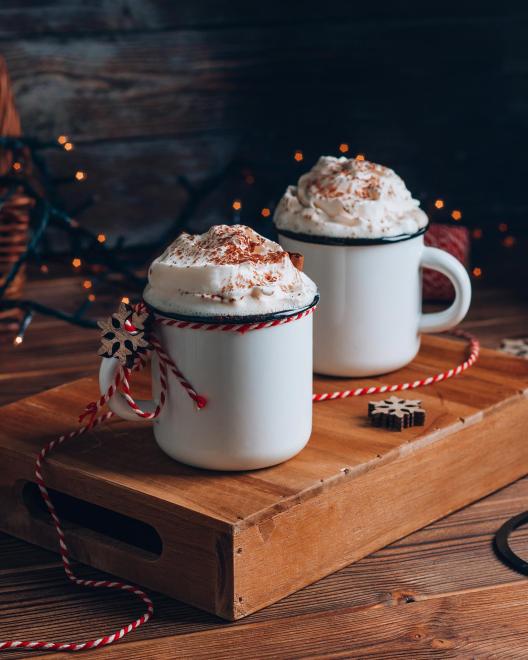 Ζεστή λευκή σοκολάτα