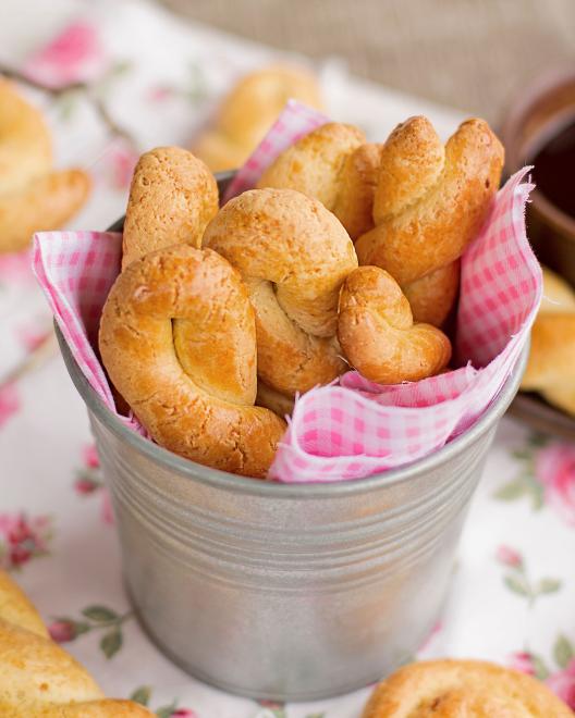 Greek Easter Cookies (Koulourakia)