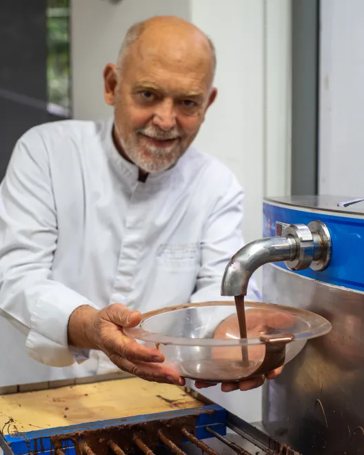 To Sunday Brunch του Athénée επιστρέφει με guest pastry chef τον Στέλιο Παρλιάρο