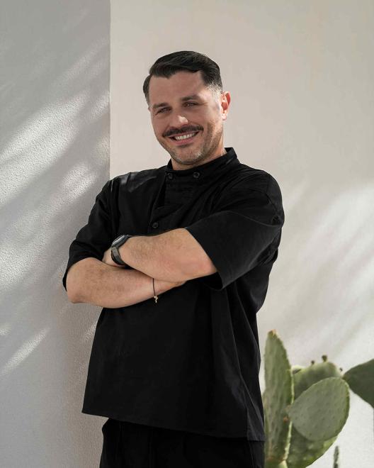 Ο Θάνος Φέσκος στη Γλυφάδα 