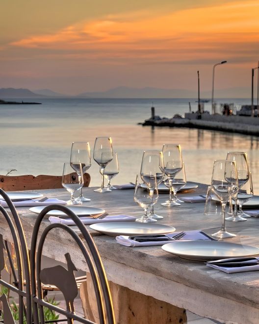 Για καφέ, ποτό, φαγητό στην Αθηναϊκή Ριβιέρα