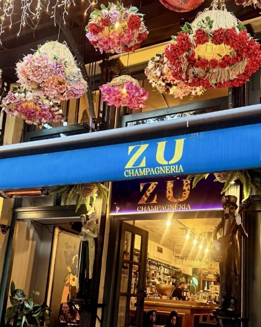 ZU Champagneria: To νέο all day στέκι στην πλατεία Αγίας Ειρήνης 