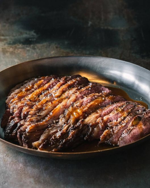 Sunday Roast: Για ελληνική κουζίνα από τον ξυλόφουρνο στο Vezene 