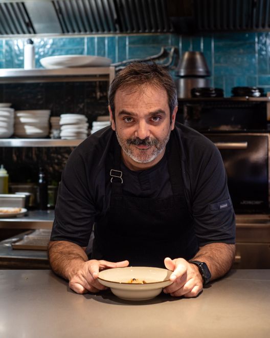 Ποιο είναι ο Περικλής Κοσκινάς και τι το ιδιαίτερο έχει ως μάγειρας; 