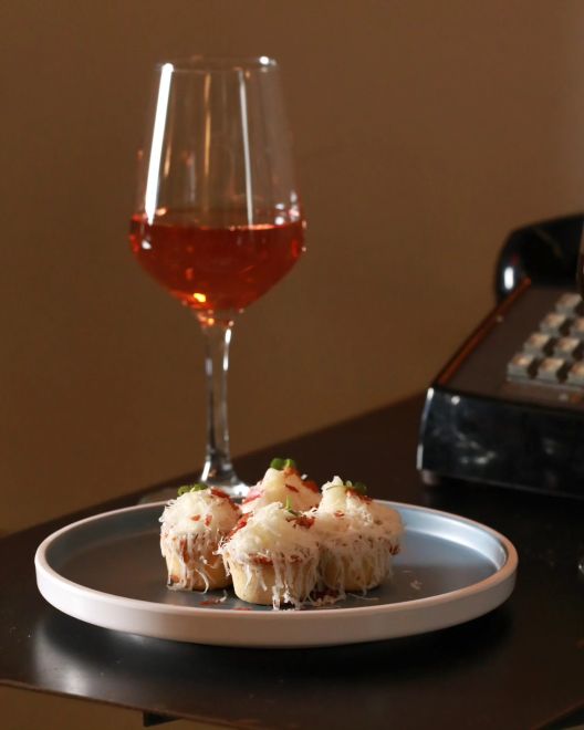 Ασφαλώς Και Δεν Πρέπει: Αφιερωμένες οι Κυριακές του Μαρτίου στις γυναίκες οινοπαραγωγούς