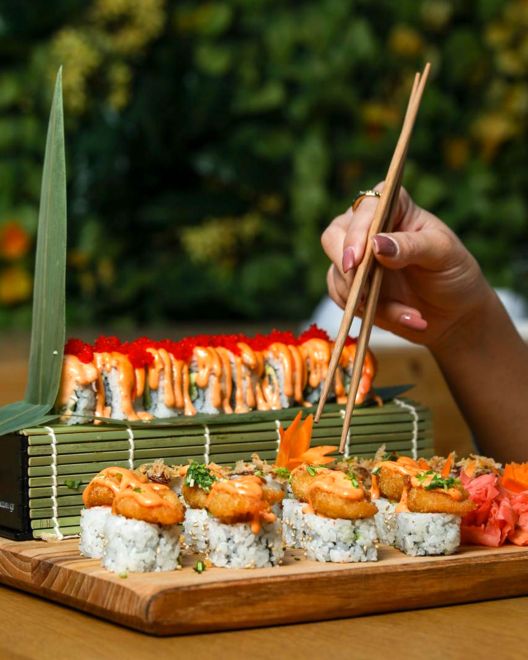 Drunk Duck: Στην Καλλιθέα τρως σούσι και πίνεις κοκτέιλ 