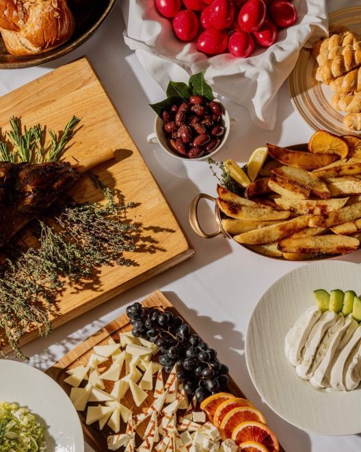 Πάσχα στο Milos Athens: Η παράδοση του οβελία ζωντανεύει στο κέντρο της Αθήνας