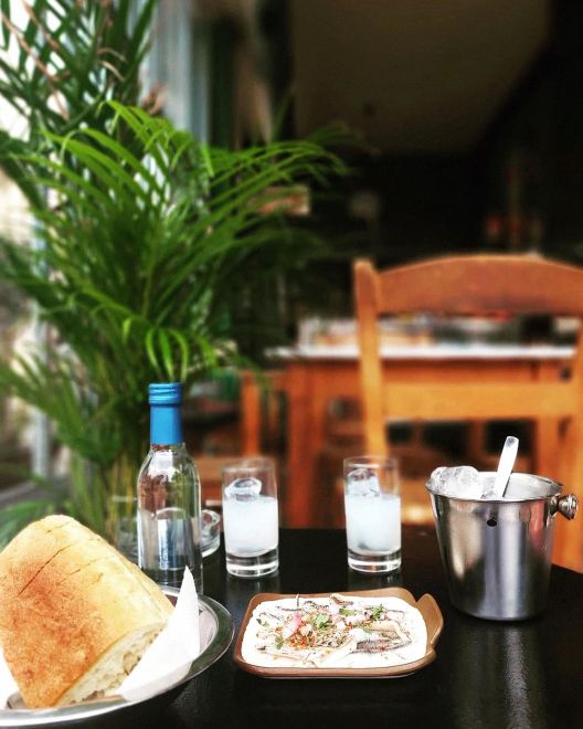 Λούης: Το καφενείο στο Μεταξουργείο που δεν πέφτει καρφίτσα