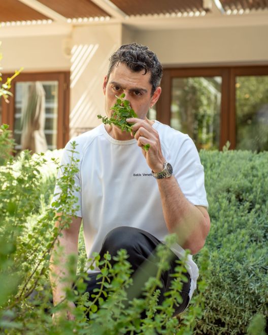 Σάκης Βενέτης