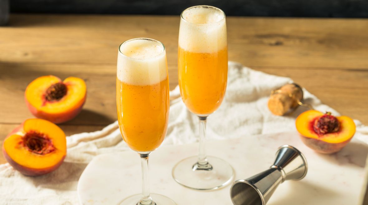 Bellini cocktail