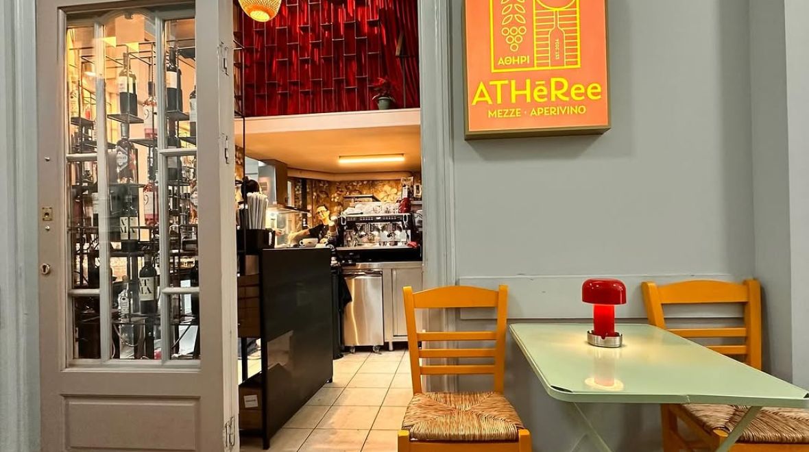 ATHeREE: Για μαμαδίστικο φαγητό στη στοά Τοσίτσα 