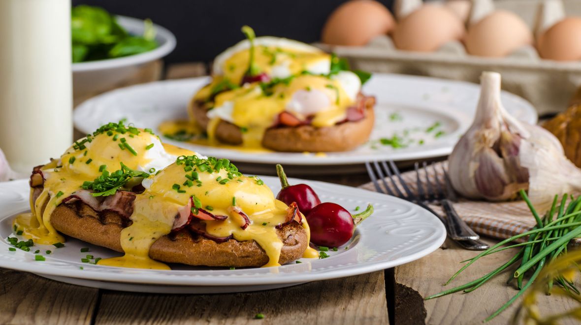 Η ιστορία των αυγών Benedict 