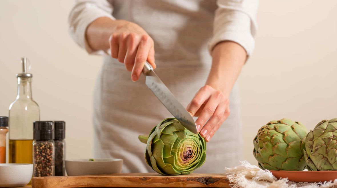 Όλα τα βήματα για τον καθαρισμό της αγκινάρας