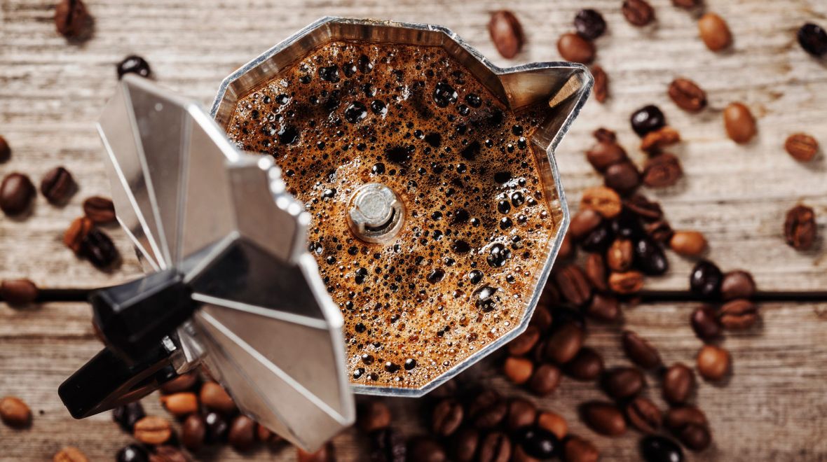 Moka Pot: Η καφετιέρα που έχει γίνει viral στα social media 