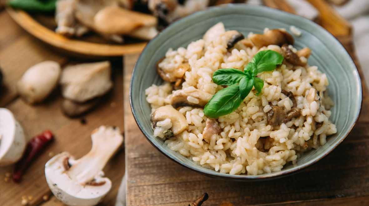 Λευκό VS καστανό ρύζι: Ποια είναι η υγιεινή επιλογή 