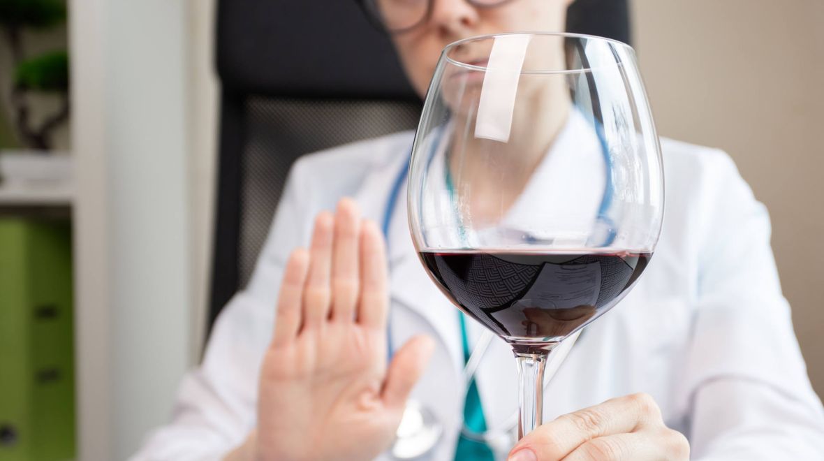 Καμία ποσότητα αλκοόλ δεν είναι ασφαλής - τουλάχιστον όσον αφορά τον κίνδυνο άνοιας