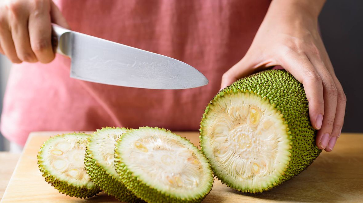 Jackfruit: Τι είναι, τι ευεργετικές ιδιότητες έχει και πώς αντικαθιστά το κρέας 