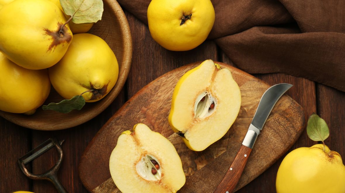 Κυδώνι: Πώς να το καθαρίσεις, να το μαγειρέψεις και τι προσφέρει στον οργανισμό 