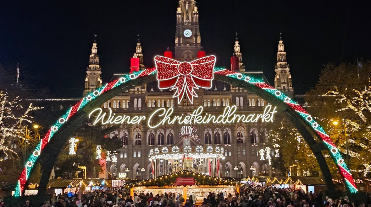 Βιέννη: Τι να δεις, πού να φας και τι να κάνεις τα Χριστούγεννα 