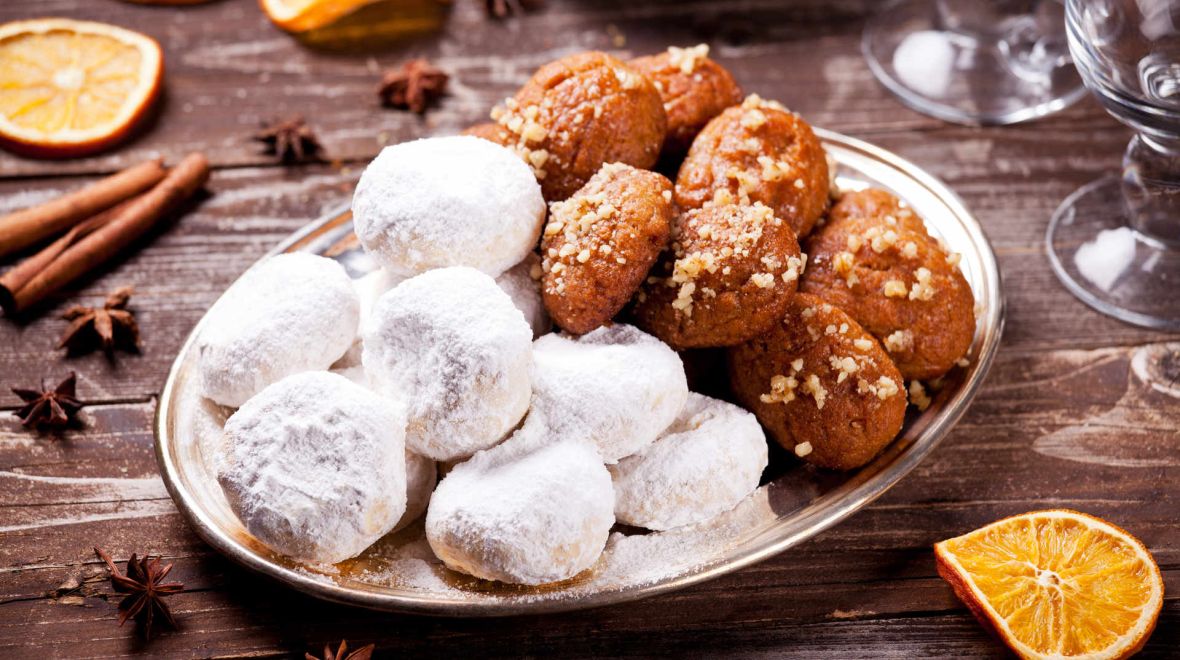 Πώς να φτιάξεις τέλεια μελομακάρονα και κουραμπιέδες