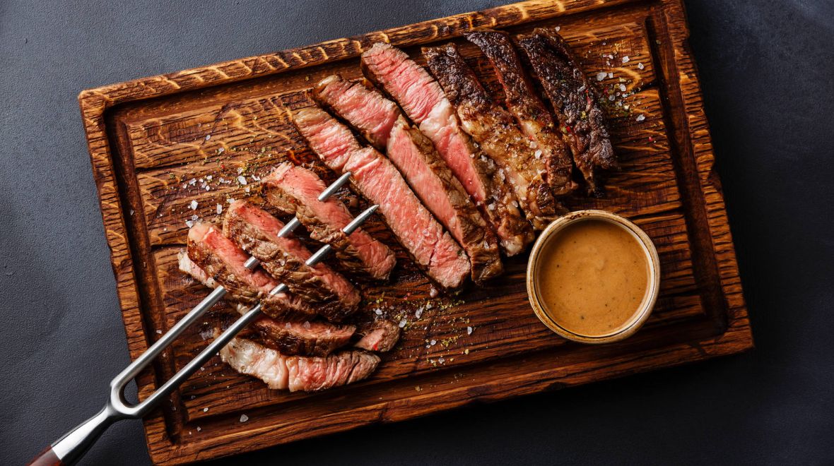 Premium κοπές: Τι είναι τα rib eye, t-bone, tomahawk