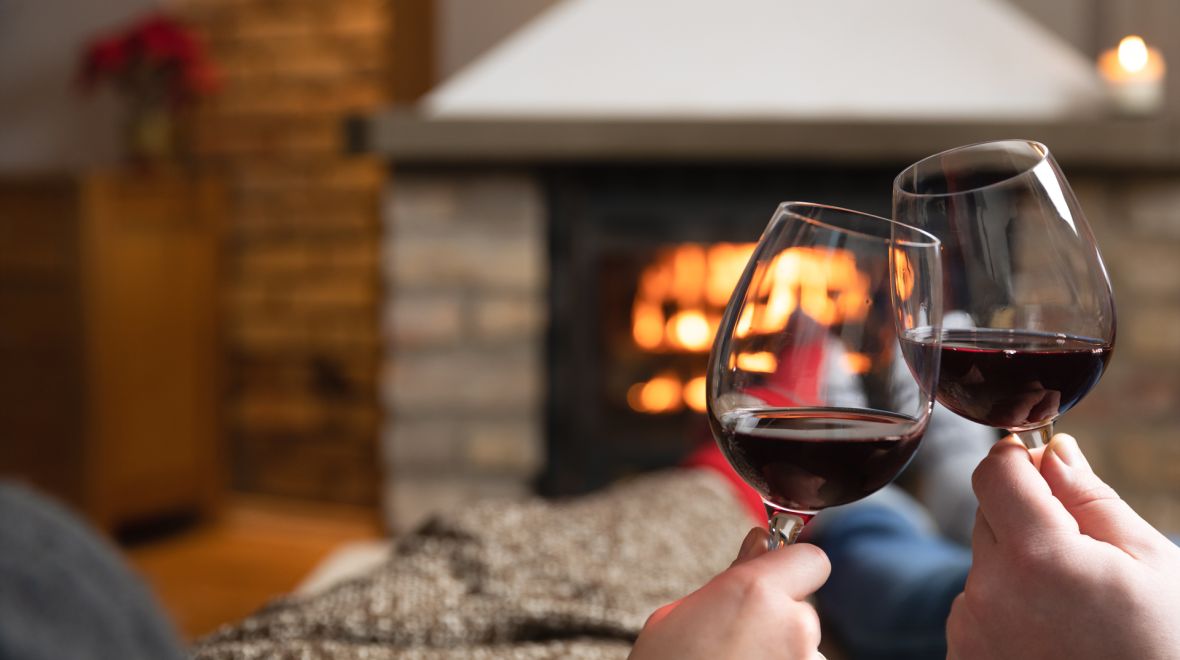 9 ελληνικές ετικέτες κρασιού να απολαύσεις πλάι στο τζάκι
