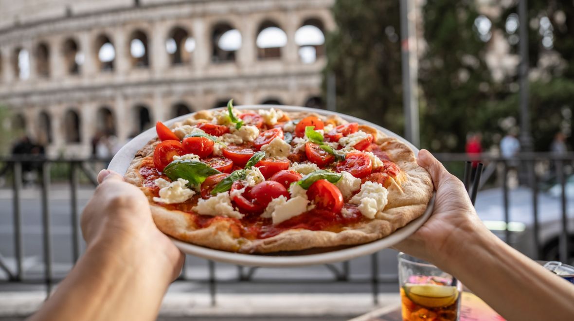 Vacationing ή traveling; Όταν το ταξίδι περνά από τη γεύση