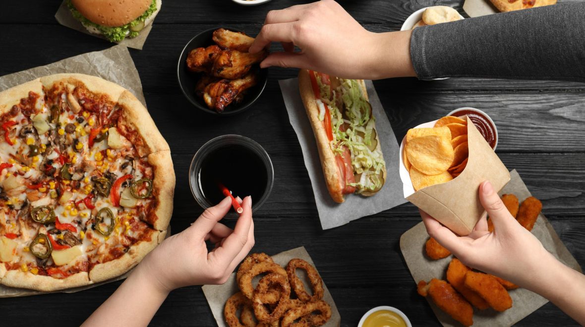 Χοληστερίνη: Πόσο την επηρεάζει η διατροφή με βάση τον Δρ. Δημήτρη Ρίχτερ