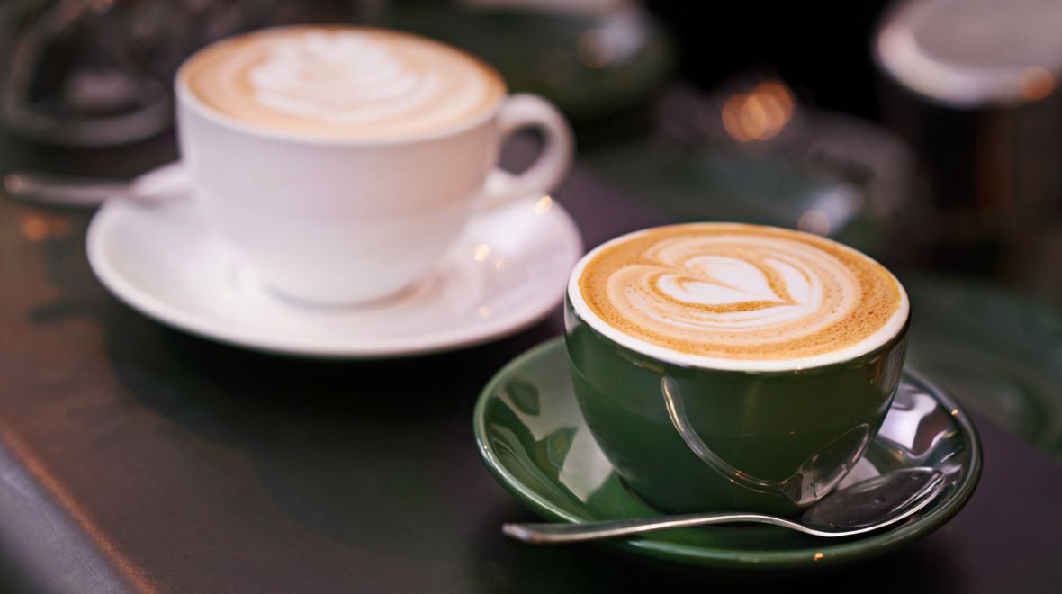 Cappuccino, latte, flat white: Ποιες οι διαφορές τους και πώς να τους φτιάξεις