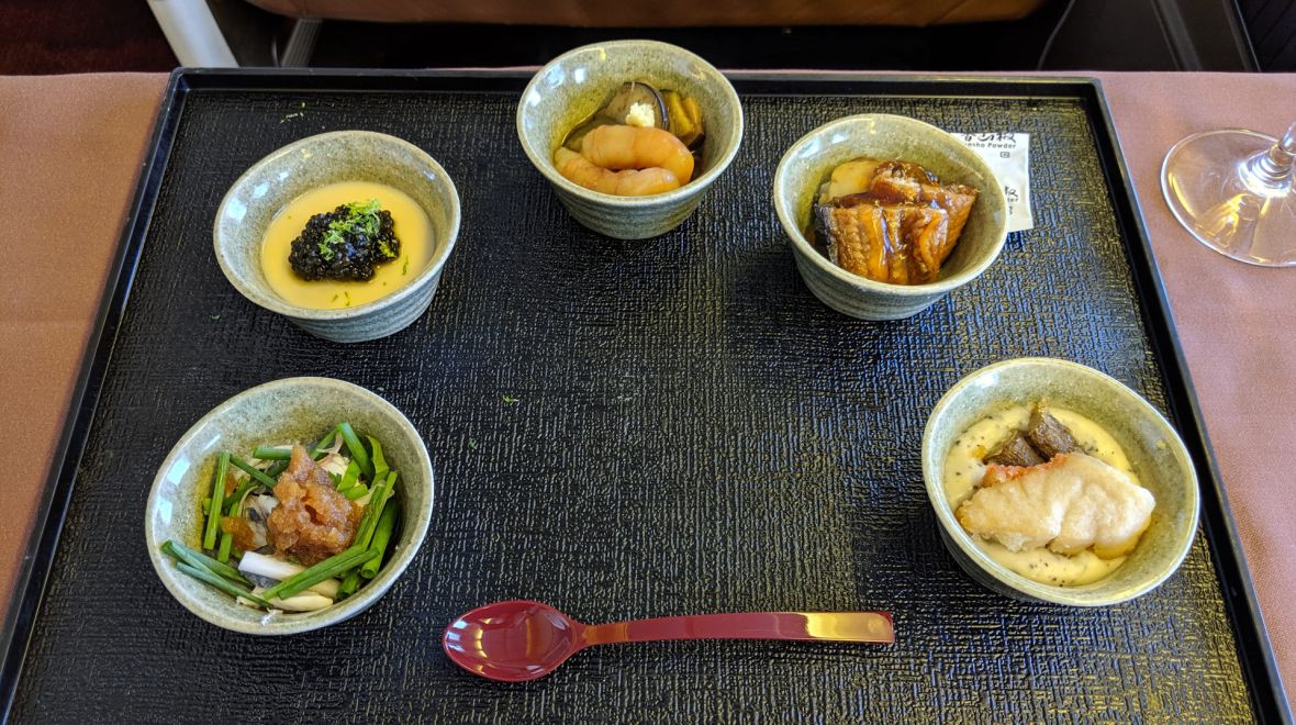 Αυτά είναι τα πιο εντυπωσιακά γεύματα που μπορείς να δοκιμάσεις στο αεροπλάνο