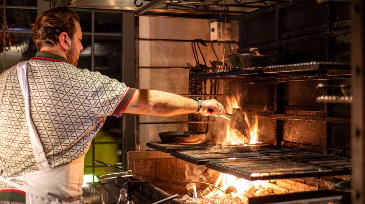 10+1 μυστικά για καλό ψήσιμο από τον Meat & BBQ expert Γιάννη Μπασταλή του Beastalis