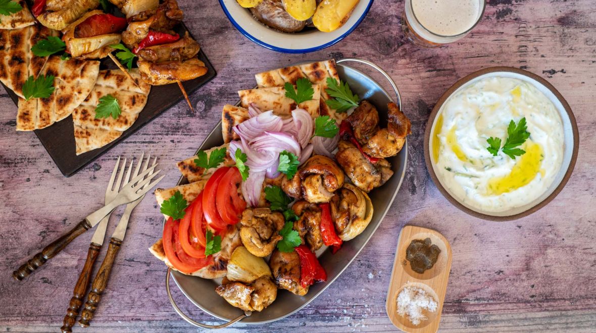 Τσικνοπέμπτη: Συνταγές για κρεατικά, συνοδευτικά και σάλτσες