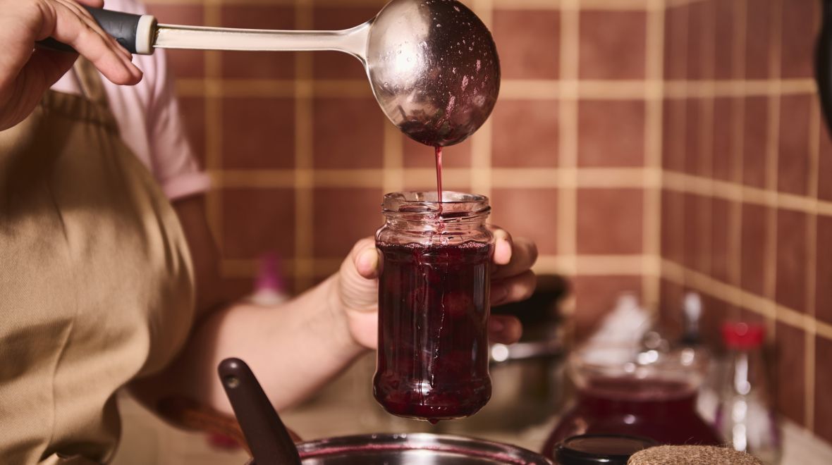 Πώς να αποστειρώσεις τα γυάλινα βάζα