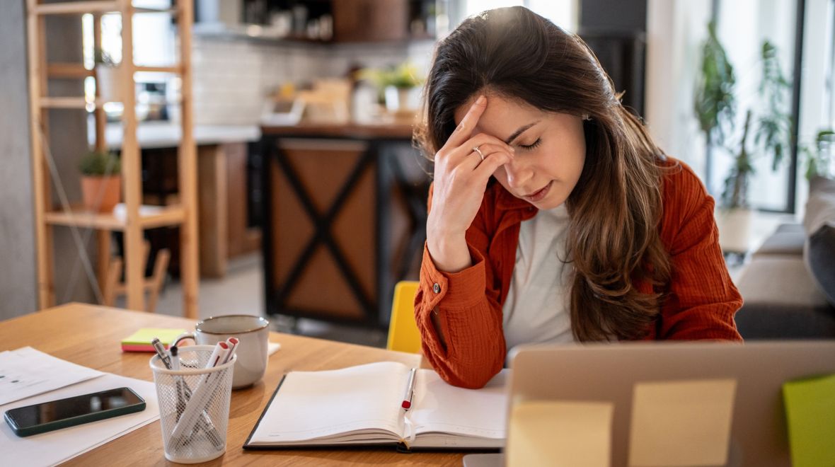 Τι πρέπει να τρώμε για να μη νιώθουμε χρόνια κόπωση, με βάση έναν ειδικό