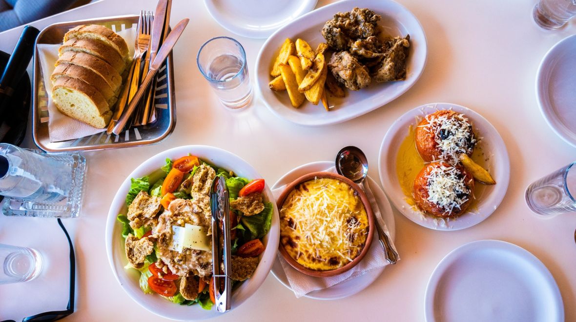 Authenticity for sale: Όταν η γαστρονομία γίνεται performance