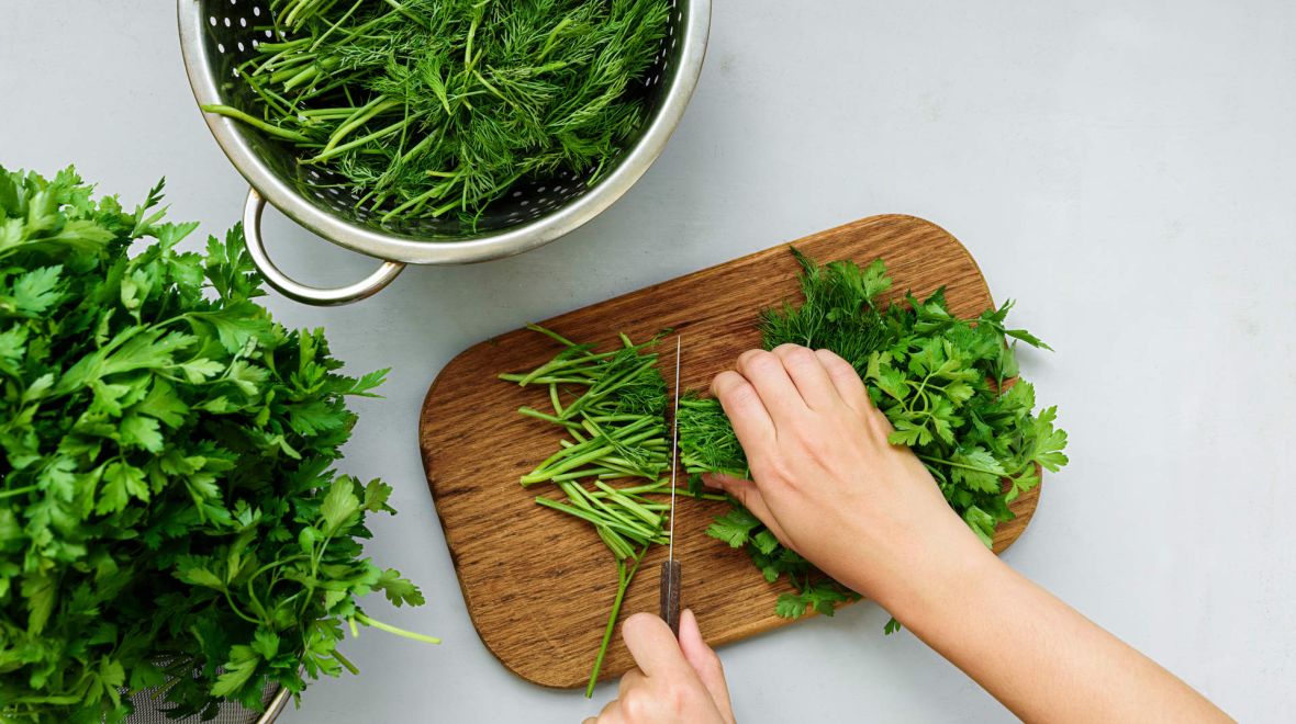 Μαϊντανός: Το μυρωδικό που μπορεί να βοηθήσει στην οστεοπόρωση