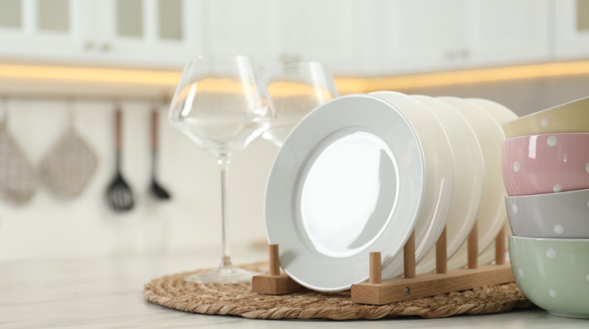 Πλυντήριο πιάτων ή πλύσιμο στο χέρι; Ποιο είναι πιο οικονομικό 