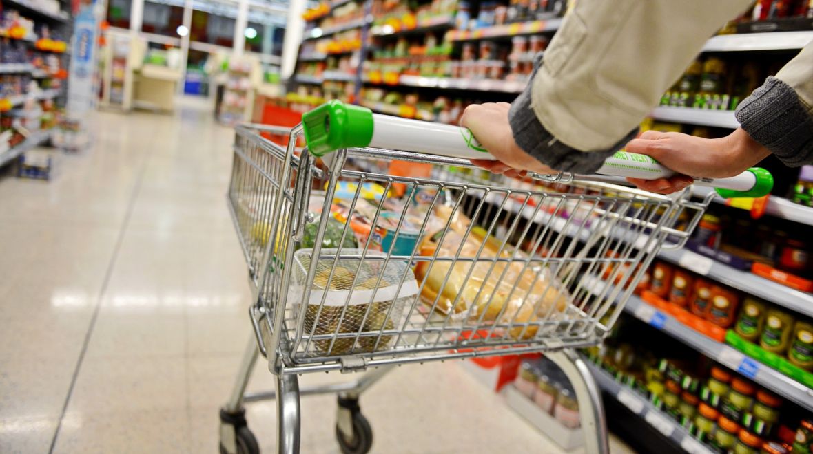 Εορταστικό ωράριο Πάσχα 2026: Πότε ξεκινά - Ποιες Κυριακές θα είναι τα καταστήματα ανοιχτά 