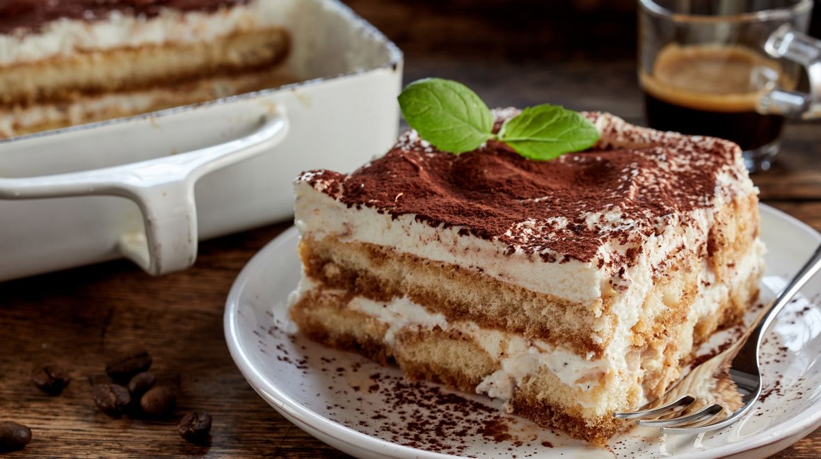 Τιραμισού: Η ιστορία του ιταλικού γλυκού που κατέκτησε τον κόσμο