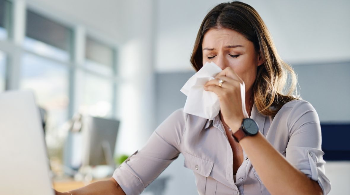 Υποφέρεις από την αλλεργία της άνοιξης; Αυτές οι τροφές θα σε βοηθήσουν