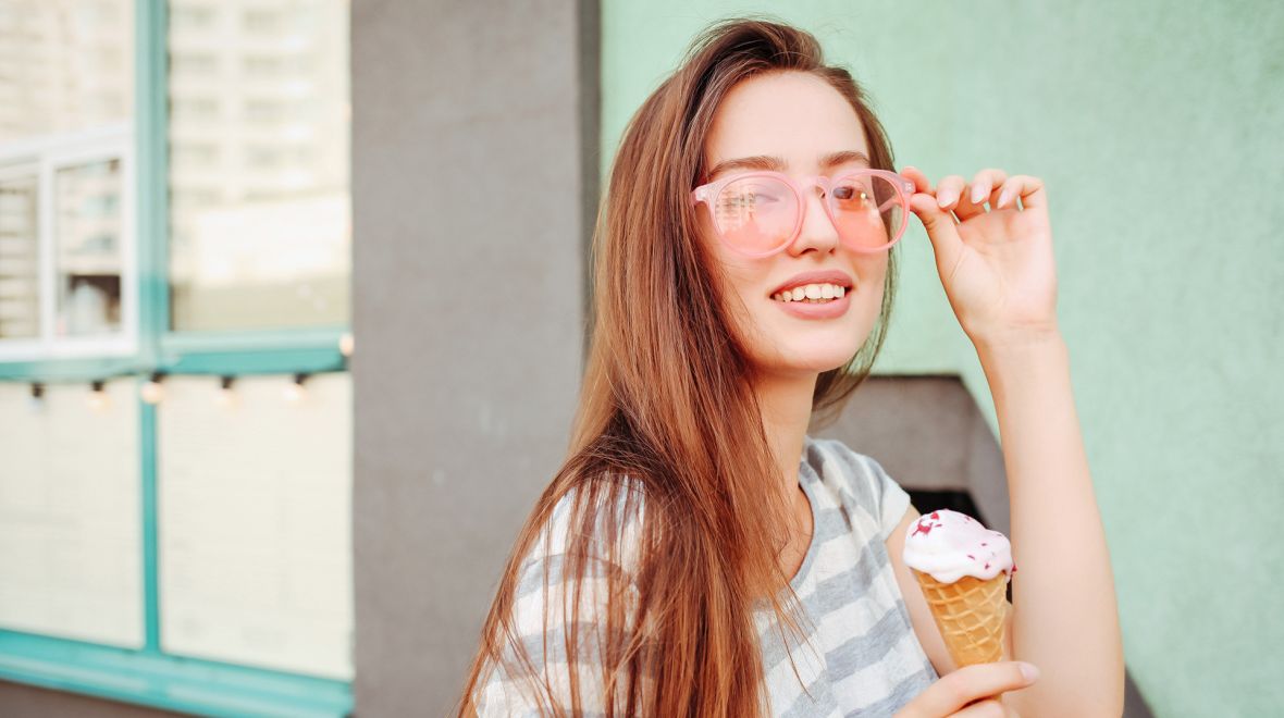 Γιατή η Gen Z έχει κόλλημα με τα γλυκά