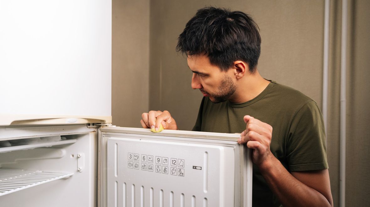 Πώς να καθαρίσεις το λάστιχο του ψυγείου 