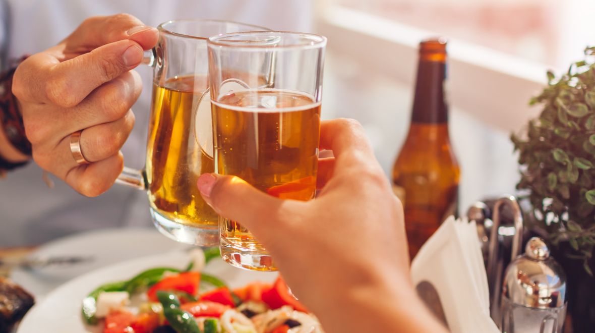 Ταιριάζει η μπίρα στο πασχαλινό τραπέζι; Και πώς να τη συνδυάσεις