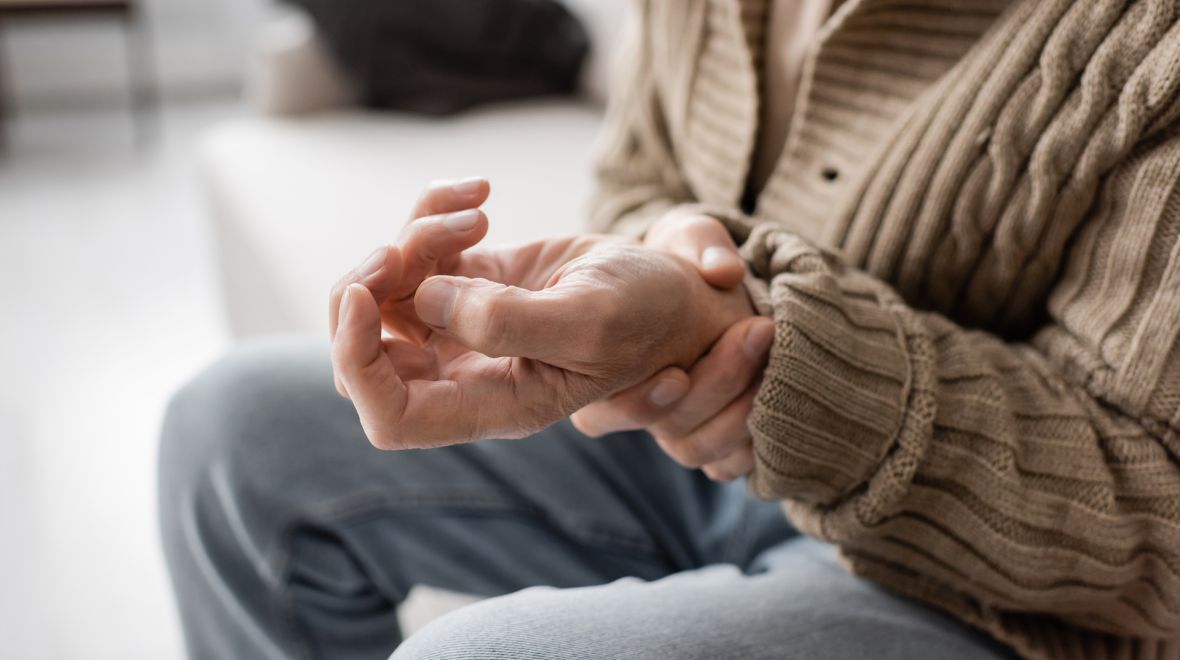 Πάρκινσον: Μπορεί ο κίνδυνος εμφάνισης της νόσου να σχετίζεται με τη διατροφή; Τι λέει η επιστήμη