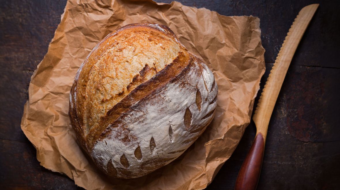 Το εντελώς απρόσμενο υλικό που πρόσθεσαν ερευνητές στο ψωμί για να το κάνουν πιο θρεπτικό