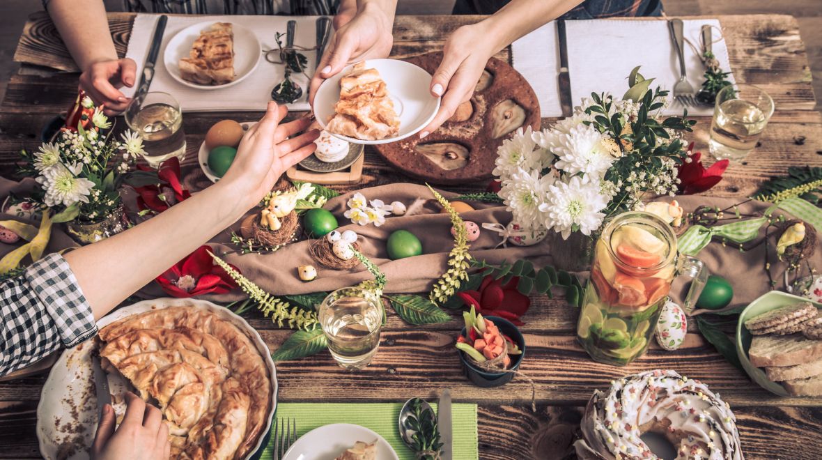 Πάσχα για vegans και vegetarians: Tips και συνταγές που θα ζήλευαν και οι κρεατοφάγοι