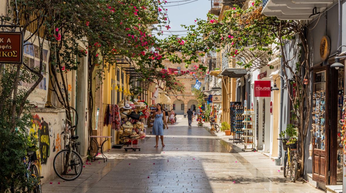Ναύπλιο: Τι να δεις, πού να φας, πού να πας για μπάνιο 