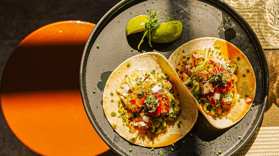 Στο Yucatan του Παλαιού Φαλήρου για tacos, carne asada και μαργαρίτες