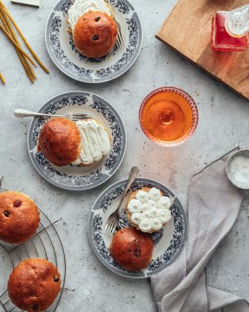 Αφράτοι μπαμπάδες με ρούμι (Baba Au Rum) Μπαμπάδες με ρούμι